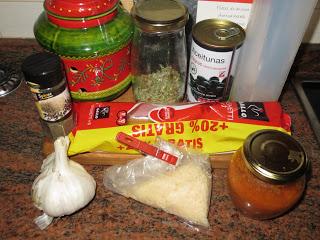 ESPAGUETIS A LA PUTTANESCA ESPAGUETIS A LA PUTTANESCA