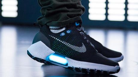 Nike presenta las zapatillas que se atan solas