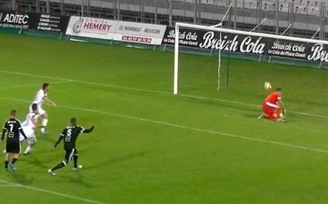 El increíble penal que estaba destinado a no ser gol  #Futbol (VIDEO)