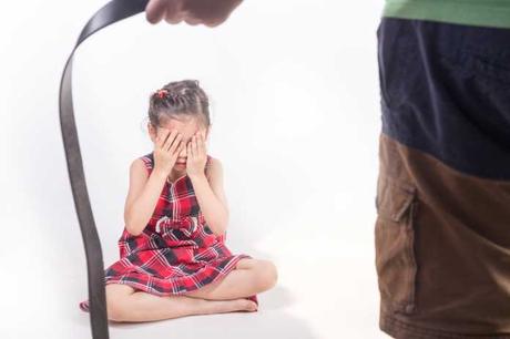 El castigo físico podría influir en el desarrollo de conductas antisociales en los niños