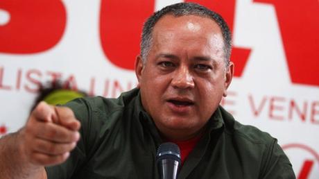 DIOSDADO CABELLO Y SU REACCIÓN A LA #SERIE “EL COMANDANTE” QUE ESTRENARÁN EN #TV DIOSDADO CABELLO Y SU REACCIÓN A LA #SERIE “EL COMANDANTE” QUE ESTRENARÁN EN #TV