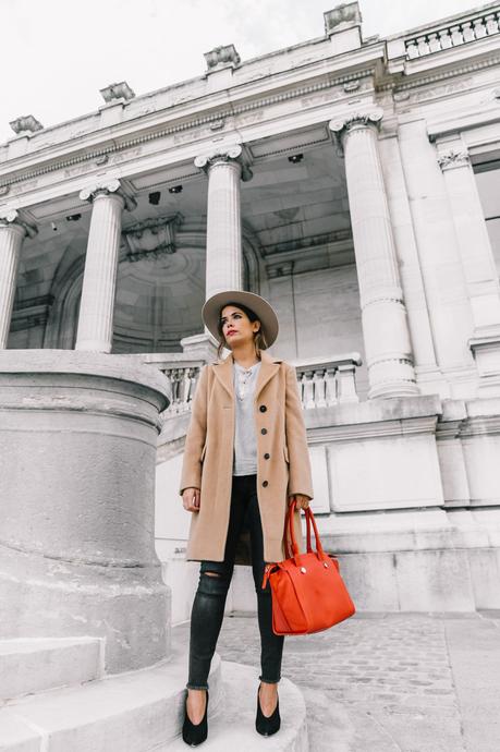 pfw-paris_fashion_week_ss17-street_style-outfits-collage_vintage-max_and_co-camel_coat-orange_bag-skinny_jeans-sandro_shoes-hat-sincerely_jules_jeans-30
