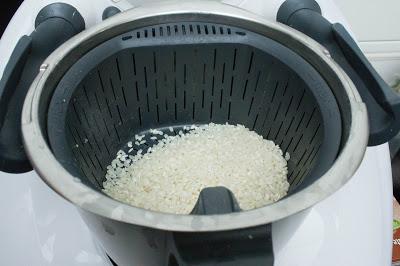 Arroz fit expres en Thermomix con tomate, atún y huevo Arroz fit expres en Thermomix con tomate, atún y huevo