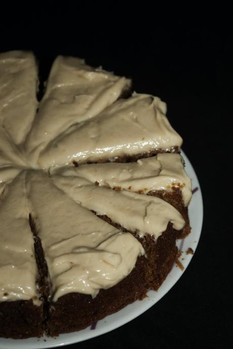 CARROT CAKE CON CREMA DE CACAHUETE