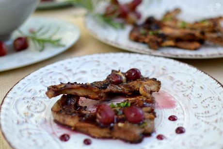 Chuletillas-de-cordero-con-salsa-de-vino-tinto-y-uvas-03