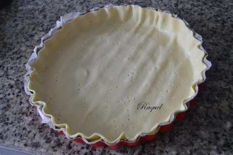 Tarta de hojaldre con crema y melocotón