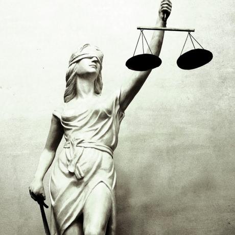 Acom apoya a las fuerzas de seguridad y a la justicia española. cropped-diosa-temis