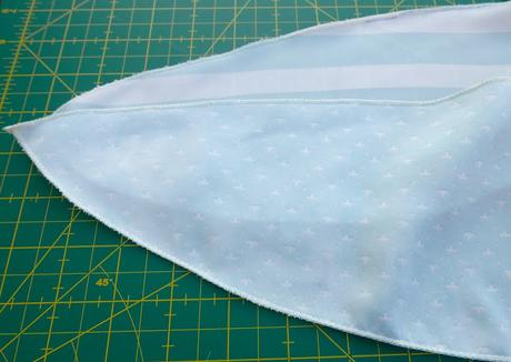 Blusa con nudo en el escote Blusa con nudo en el escote