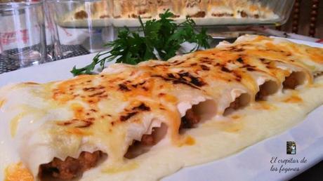 CANELONES DE CARNE, CALABACÍN Y 4 QUESOS canelones