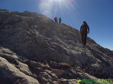 Llegando a la cima del Llambrión