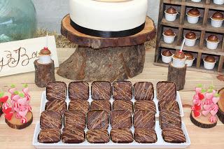 Mesa dulce rústica para una boda muy especial! Mesa dulce rústica para una boda muy especial!