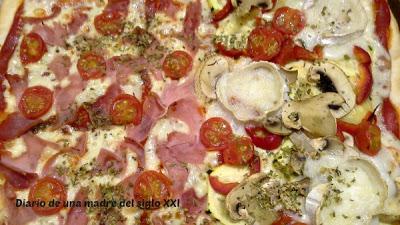 Miércoles Mudo: Hacemos pizza de dos gustos (1/2 vegetal, 1/2 prosciuto)