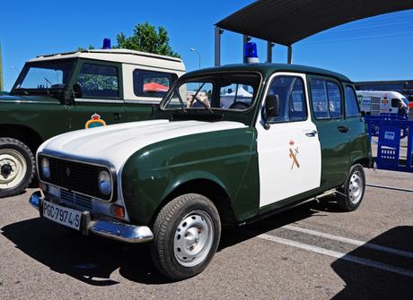 Renault4_retro4.jpg