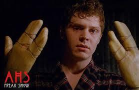 Evan Peters y su personaje en American Horror Story