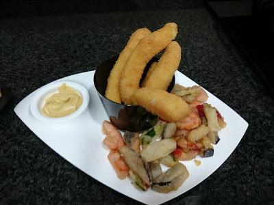 FINGERS DE POLLO SIN GLUTEN Y TEMPURA DE VERDURAS MAHESO CON SALSA DE MOSTAZA Y MIEL