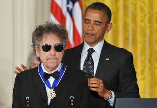 Bob Dylan y su premio nóbel de literatura.