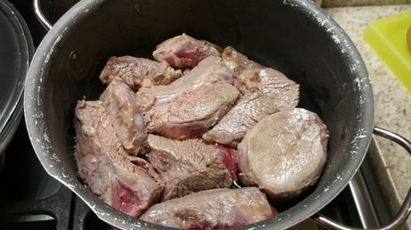 Carne semi sellada Un estofado de re-chupete