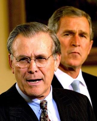 Donald Rumsfeld revela en libro que Bush le solicitó invadir a Iraq