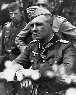 El General Erwin Rommel recibe el mando del Afrika Korps - 06/02/1941. El General Erwin Rommel recibe el mando del Afrika Korps - 06/02/1941.