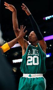 Ray Allen, junto a Paul Pierce en el Concurso de Triples