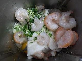 ALBÓNDIGAS DE MERLUZA Y GAMBAS ALBÓNDIGAS DE MERLUZA Y GAMBAS