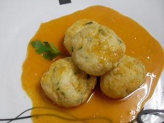 ALBÓNDIGAS DE MERLUZA Y GAMBAS ALBÓNDIGAS DE MERLUZA Y GAMBAS