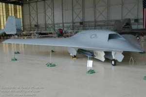 El Bombardero furtivo X-47B en su primer vuelo