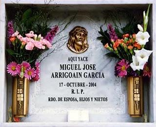 A la misma hora, en el mismo lugar. A la misma hora, en el mismo lugar.