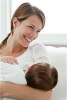 La lactancia materna reduce las convulsiones en los niños