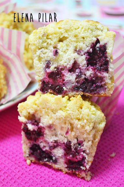 Muffins de moras, limón y tomillo