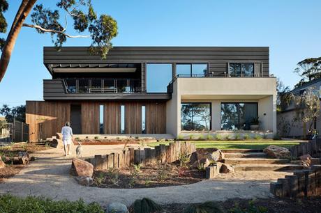 Casa Minimalista entre los Arboles