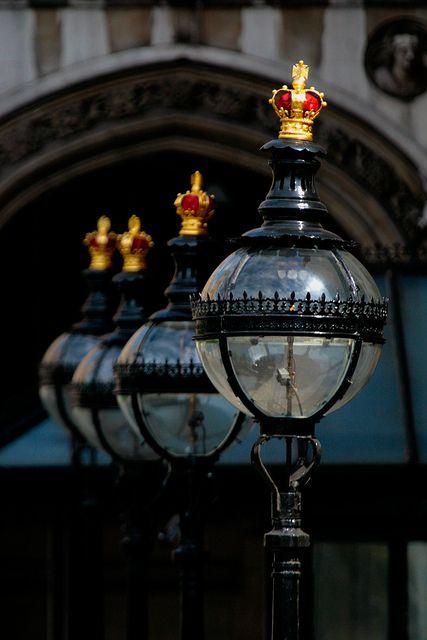 Reseña: Asesina de reyes - Virginia Boecker Reseña: Asesina de reyes - Virginia Boecker