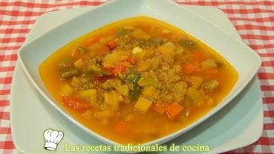 Sopa de quinoa y verduras receta fácil