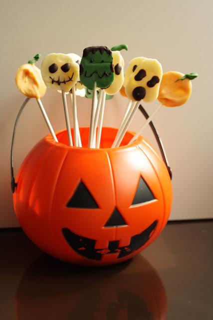 PIRULETAS TERRORÍFICAS DE CHOCOLATE PIRULETAS TERRORÍFICAS DE CHOCOLATE