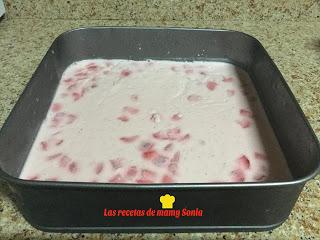 TARTA DE QUESO TIPO PHILADELPHIA CON FRESAS EN THERMOMIX