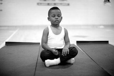 ¿Qué pasaría si en vez de castigar a los niños, les enseñáramos a meditar?