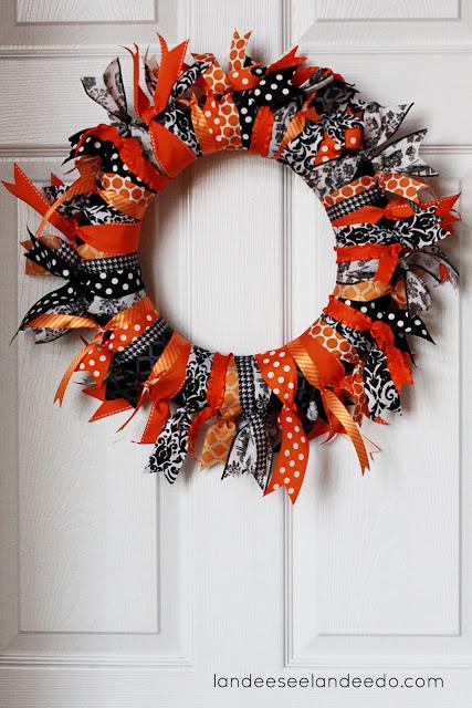 2521.- Coronas para decorar Halloween