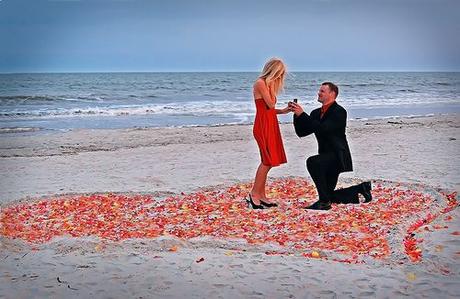 Pedir en matrimonio a tu pareja en una playa paradisiaca