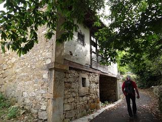 Por la parroquia de Clavillas (Santiago de Hermo-La Bustariega-Valcárcel-Clavillas)