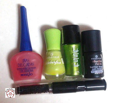 Manicura en verde productos