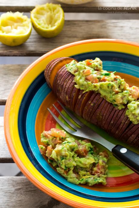 Hasselback sweet potatoes with guacamole hasselback-sweet-potatoes-guacamole