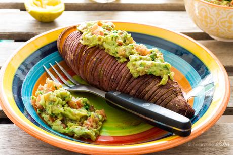 Boniatos hasselback con guacamole boniatos-hasselback-guacamole
