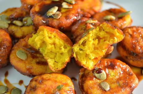 BUÑUELOS DE CALABAZA Y POLLO CON MIEL DE CAÑA