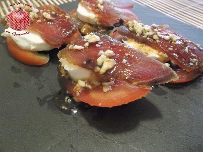 Tapa de mojama y queso agridulce Tapa de mojama y queso agridulce