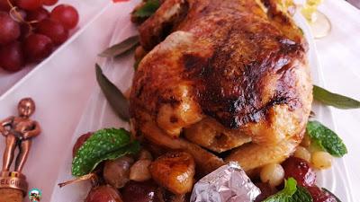 Pollo asado con uvas y castañas Pollo asado con uvas y castañas