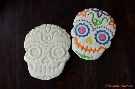 Calaveras mexicanas de maicena y leche condensada