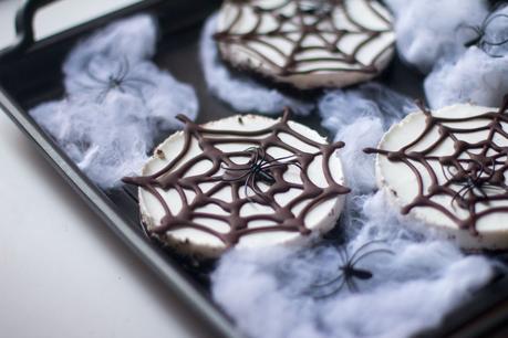 tarta de queso y oreo con thermomix con telaraña de chocolate como preparar tarta de queso y oreo con thermomix con telaraña de chocolate