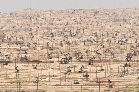 Mira como estamos matando a nuestro planeta..¿Tú formas parte de ello? campo-petroleo-californa-blog-el-barrio-verde-tenerife