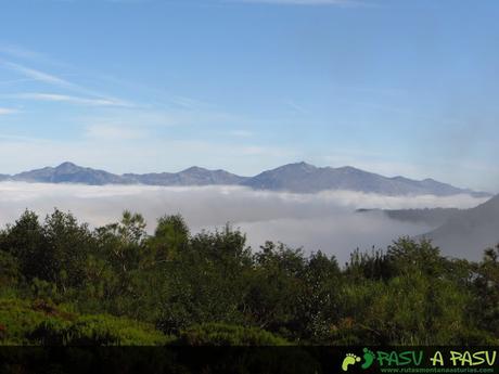 Sierra del Aramo entre el mar de nubes