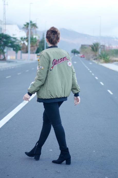 Bomber con parches de Gamiss Bomber con parches de Gamiss